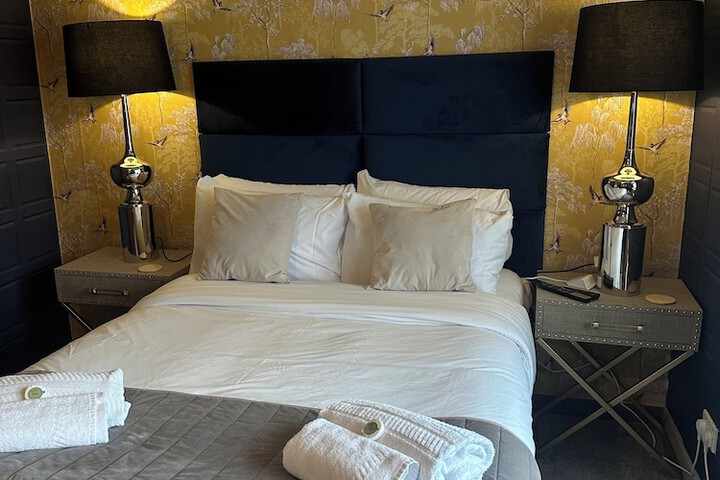 Room 83 of 171