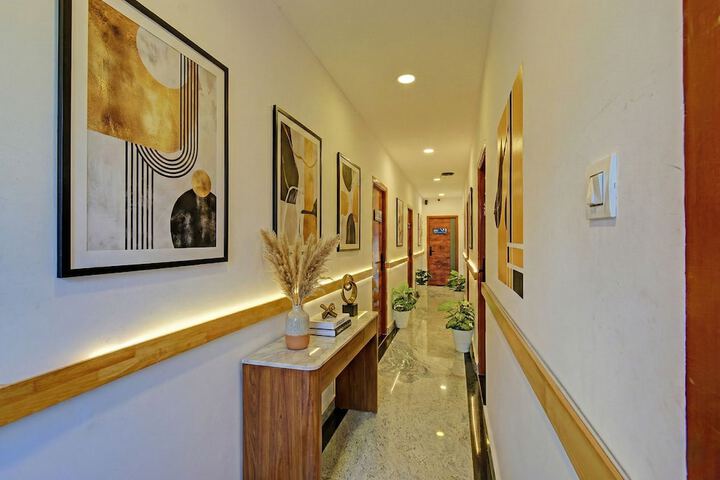 Hotel Interior 4 of 27