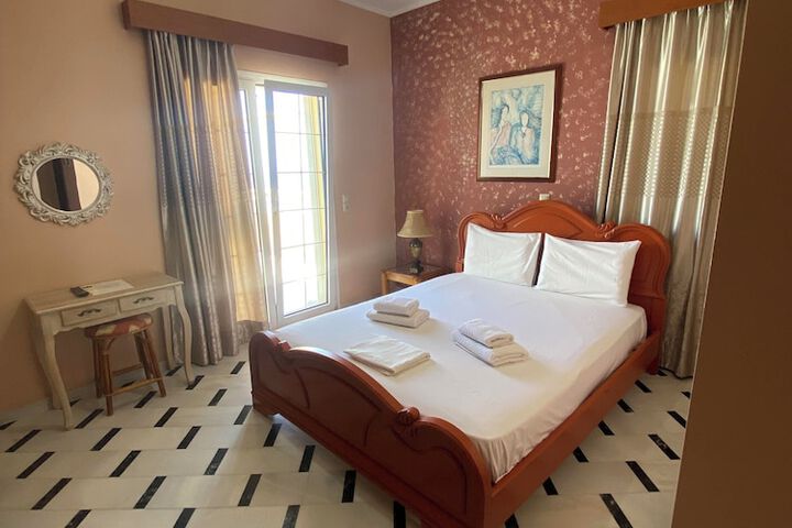 Room 9 of 75