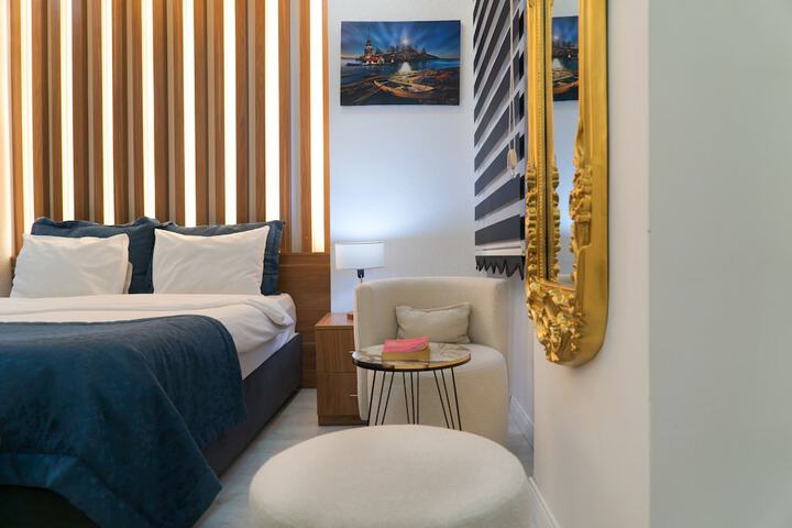 Room 12 of 50