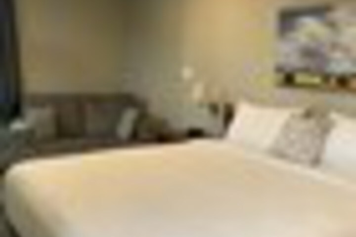 Room 62 of 141
