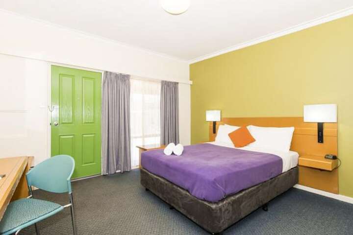 Room 9 of 35