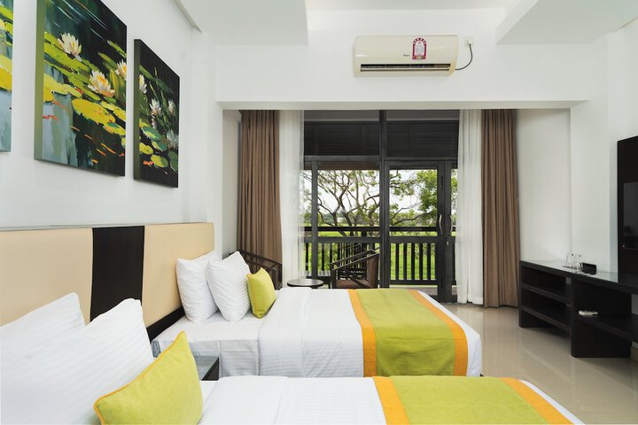Room 12 of 25