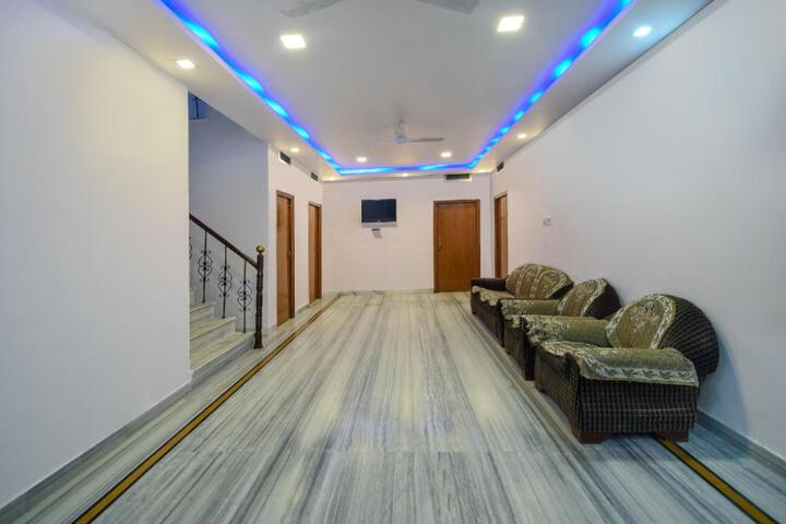 OYO Ashirwad Palace Hotel
