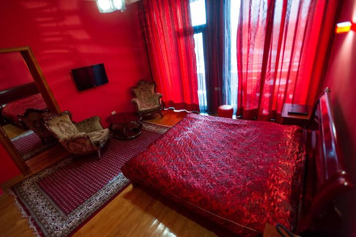 Room 11 of 46