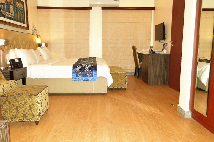 Room 4 of 45
