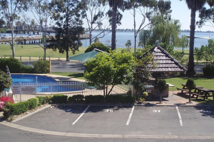 Property Grounds 26 of 61