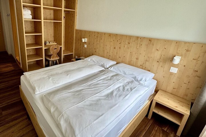 Room 41 of 74