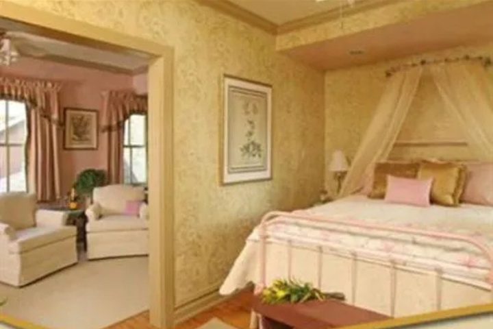 Room 4 of 14