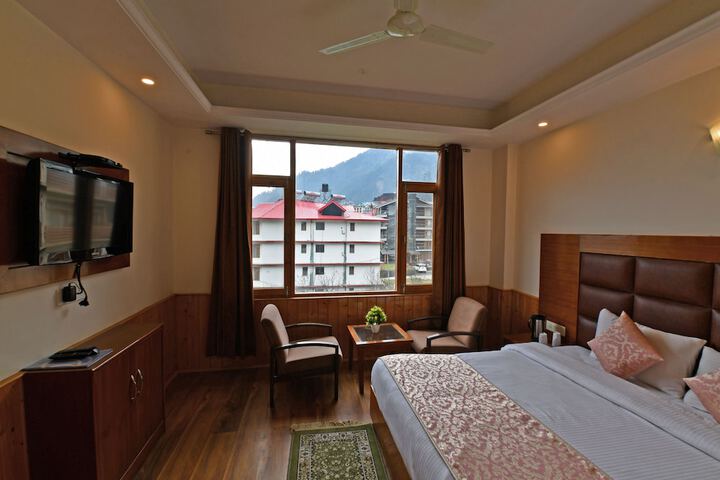 Room 10 of 43