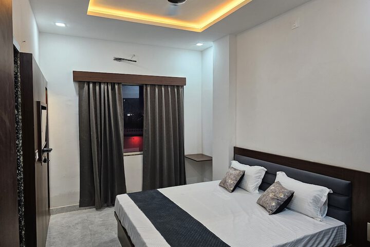 Room 10 of 38