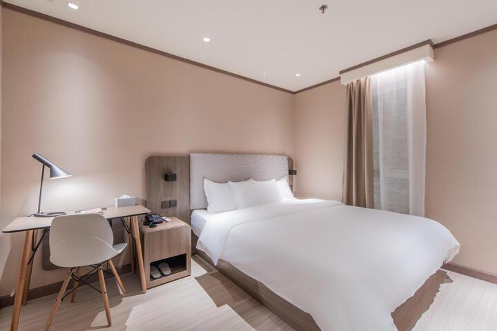 Room 19 of 24