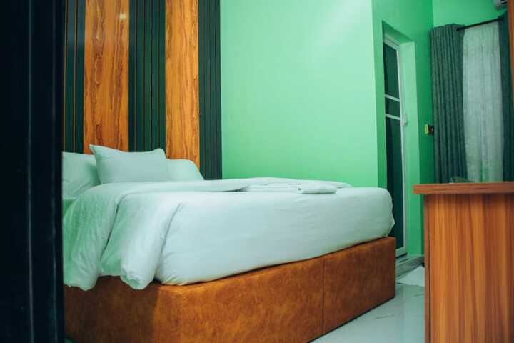 Room 5 of 22
