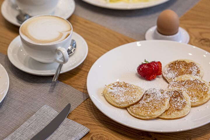 Breakfast/Coffee Service 99 of 127