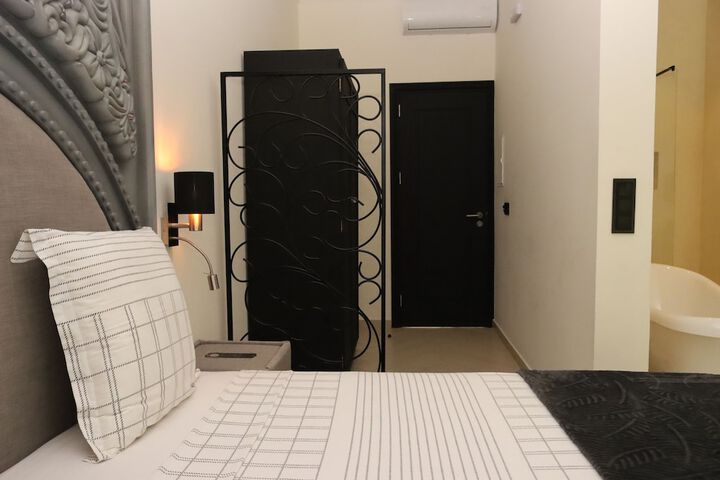 Room 7 of 54