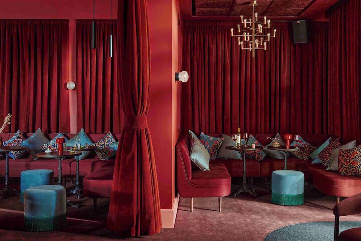 Lounge 66 of 71