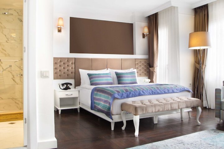Room 21 of 46