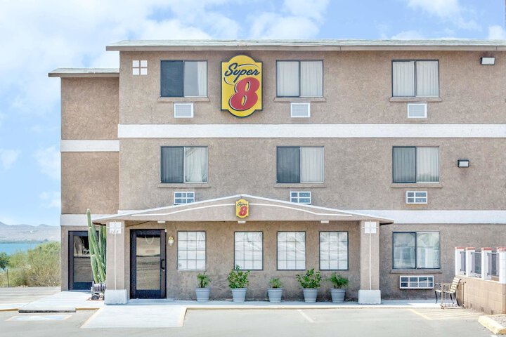 Super 8 Motel Lake Havasu Havasu Az 305 London Bridge Rd Lake