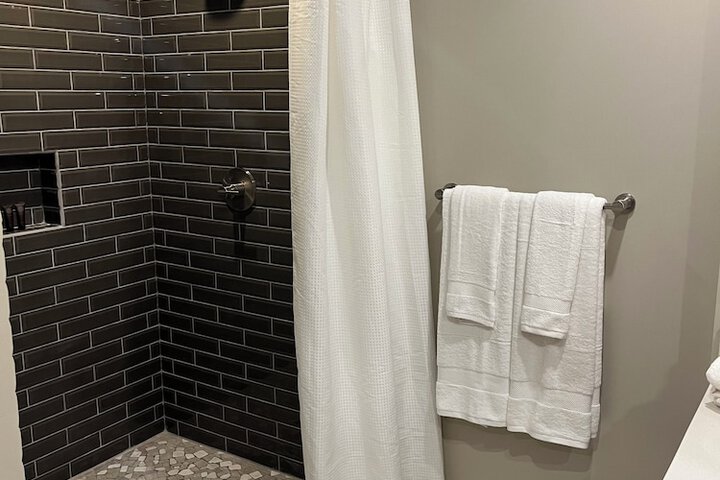 Room 12 of 27