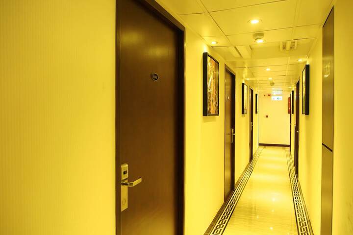 Ballroom/Hall 66 of 73