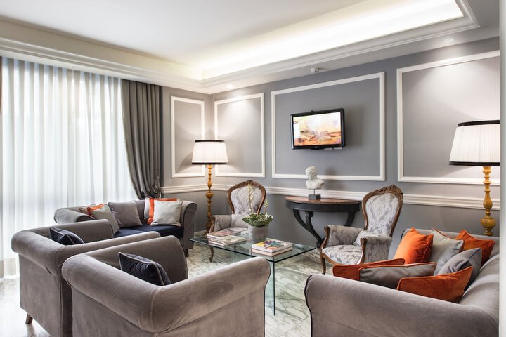 Guest Lobby