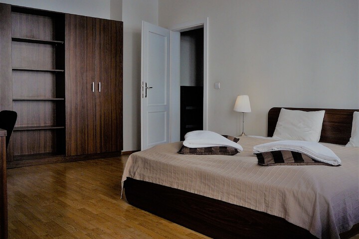 Room 16 of 60