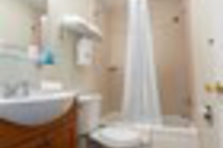 Room 272 of 549