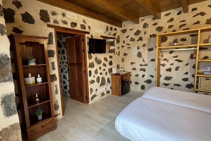 Room 15 of 40