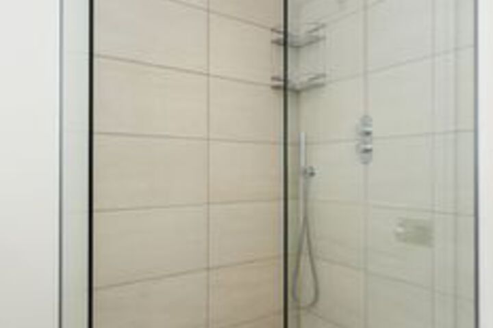 Room 5 of 28