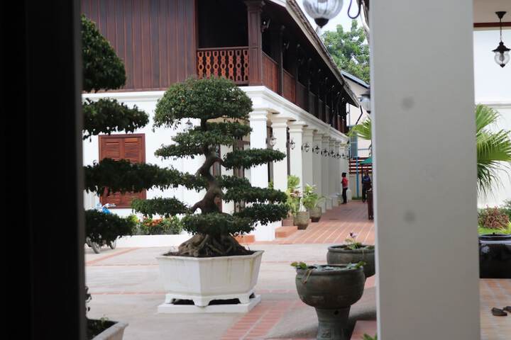 Ballroom/Hall 125 of 156