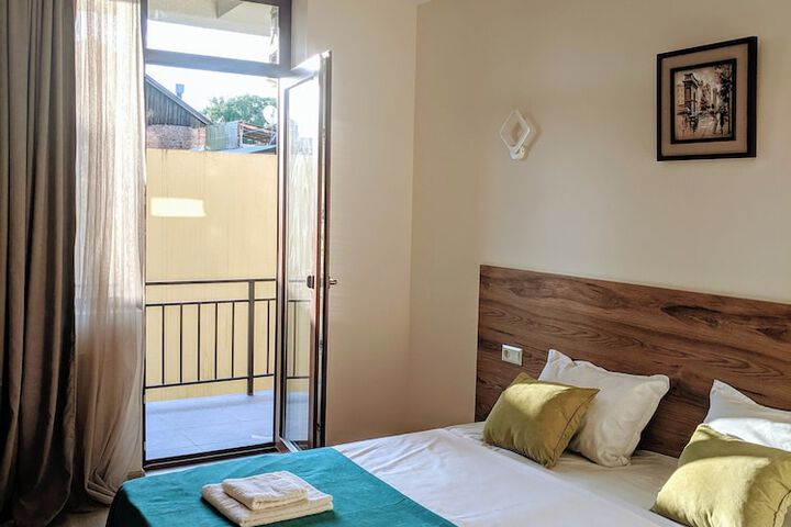 Room 12 of 14