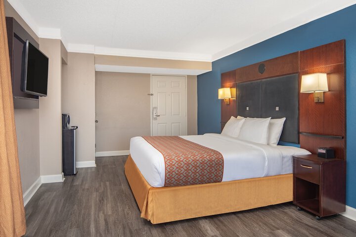 Room 15 of 42