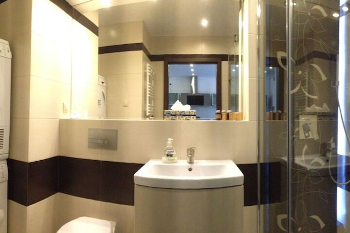 Room 93 of 113