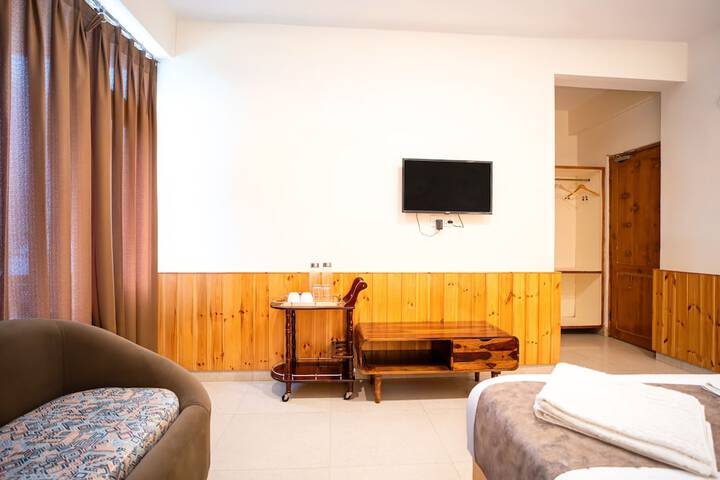Room 5 of 40