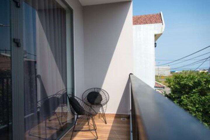 Terrace/Patio 2 of 32