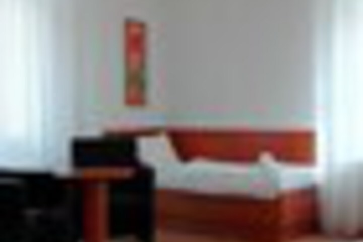 Room 203 of 324