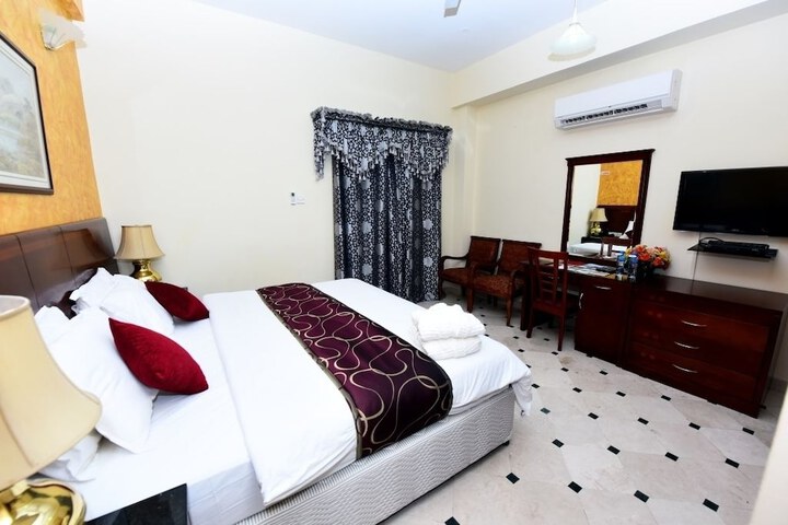 Room 4 of 55