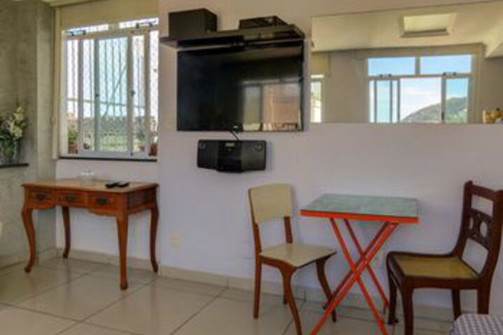Room 13 of 27