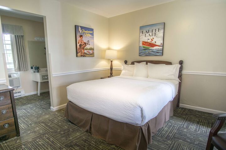 2 Queen Beds (7 of 8)