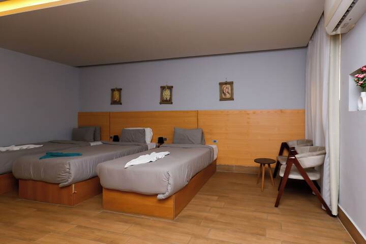 Room 53 of 227