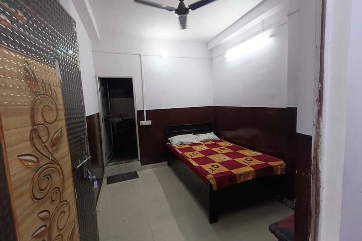 Room 3 of 10