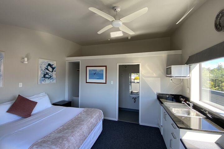 Room 10 of 62