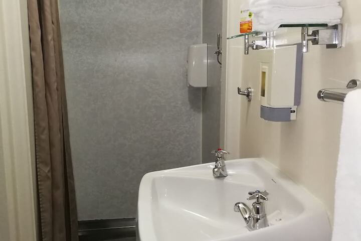 Room 67 of 100