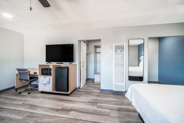 Room 10 of 46
