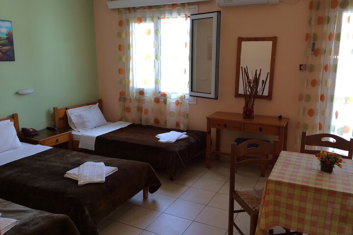 Room 4 of 39