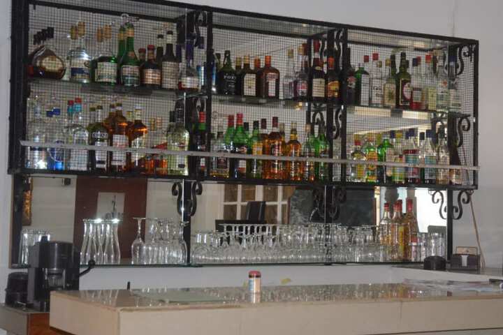 Lounge 52 of 69