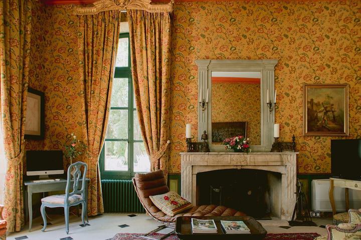 Lounge 60 of 68