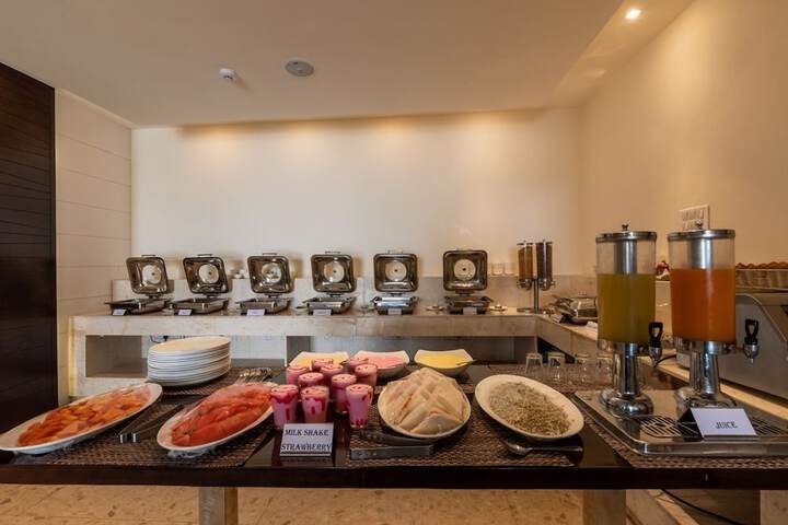 Breakfast/Coffee Service 10 of 16