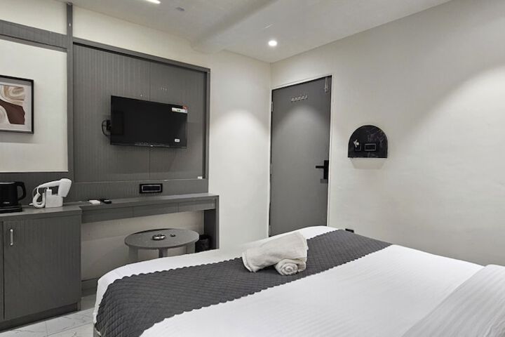 Room 11 of 23