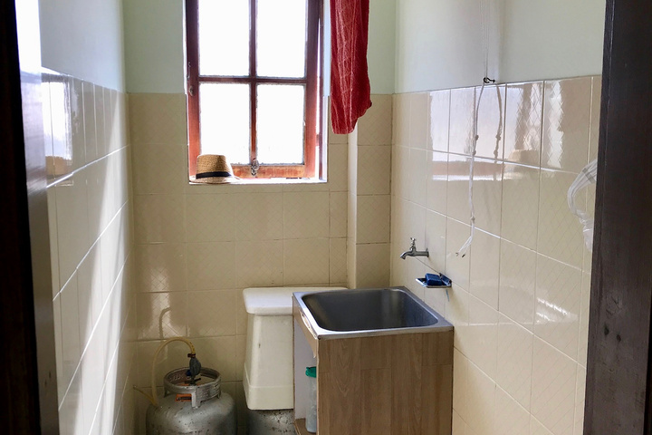 Room 2 of 27